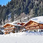 Alpin 公寓式酒店 3*